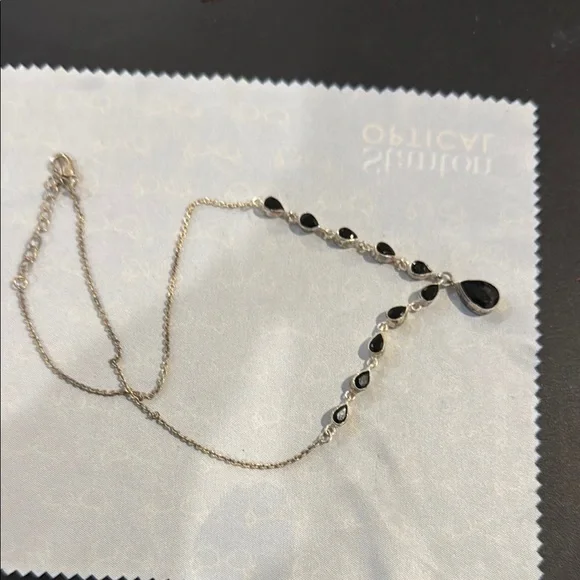 Black Agate and Sterling Silver Graduated Stone Necklace with Teardrop Pendant - Picture 1 of 2